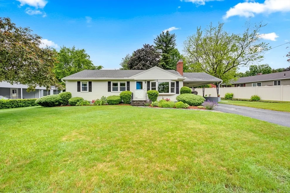 Unit for sale at 21 Crestfield Lane, Leominster, MA 01453
