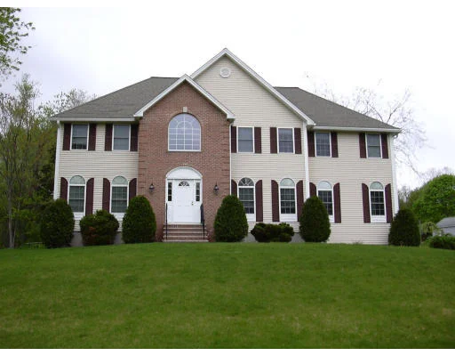 Unit for sale at 1 Hitching Post Ln, Methuen, MA 01844
