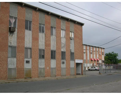 Unit for sale at 117,125 Perry, Lowell, MA 01852