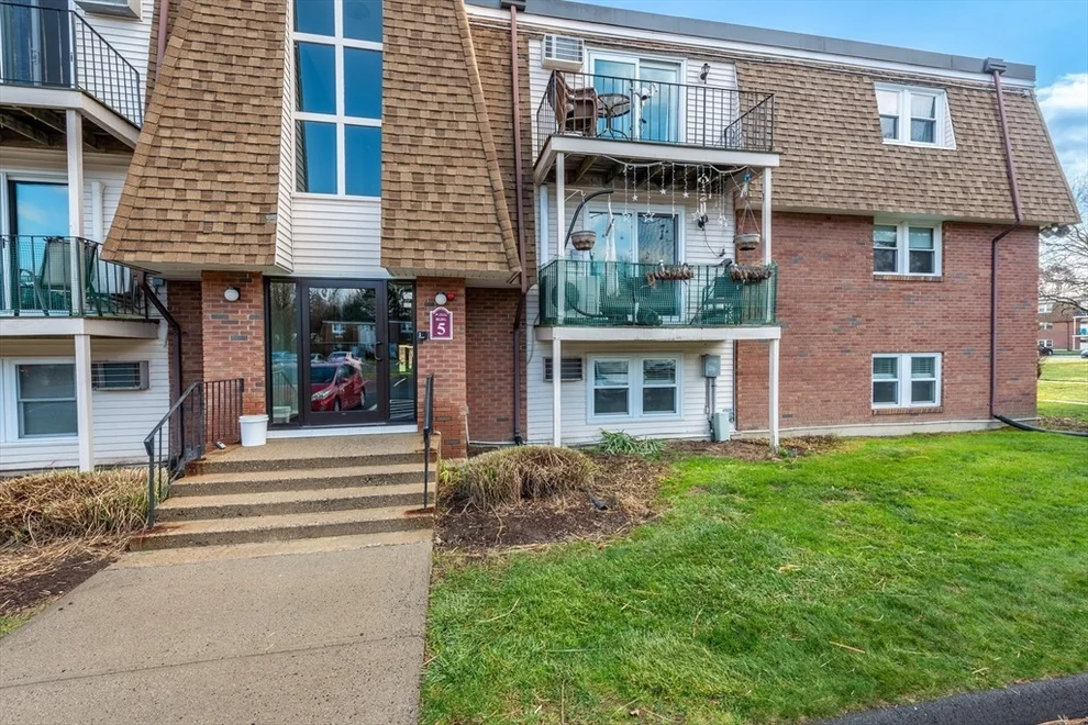 Unit for sale at 80 Damon Rd, Northampton, MA 01060