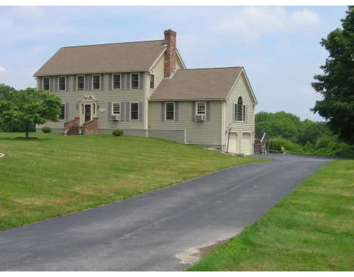 Unit for sale at 37 Douglas Rd, Sutton, MA 01590