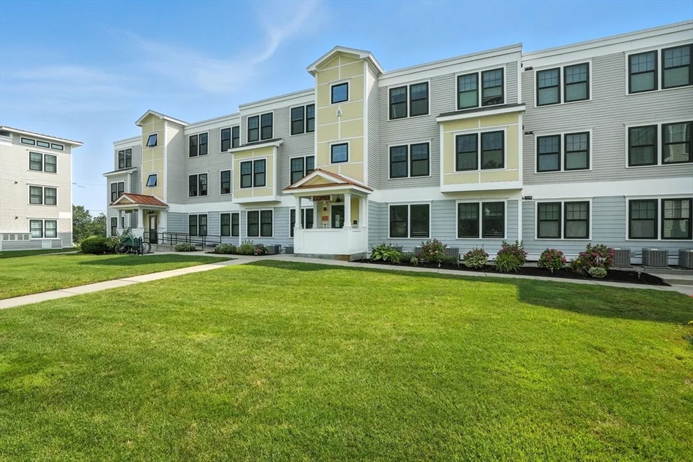 Unit for sale at 216 Water St, Plymouth, MA 02360