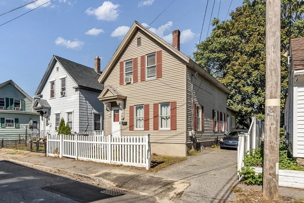 Unit for sale at 35 W 9th St, Lowell, MA 01850