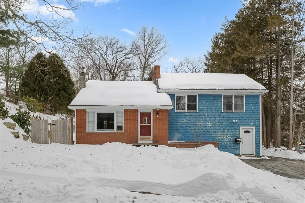 Unit for sale at 79 High St, Uxbridge, MA 01569
