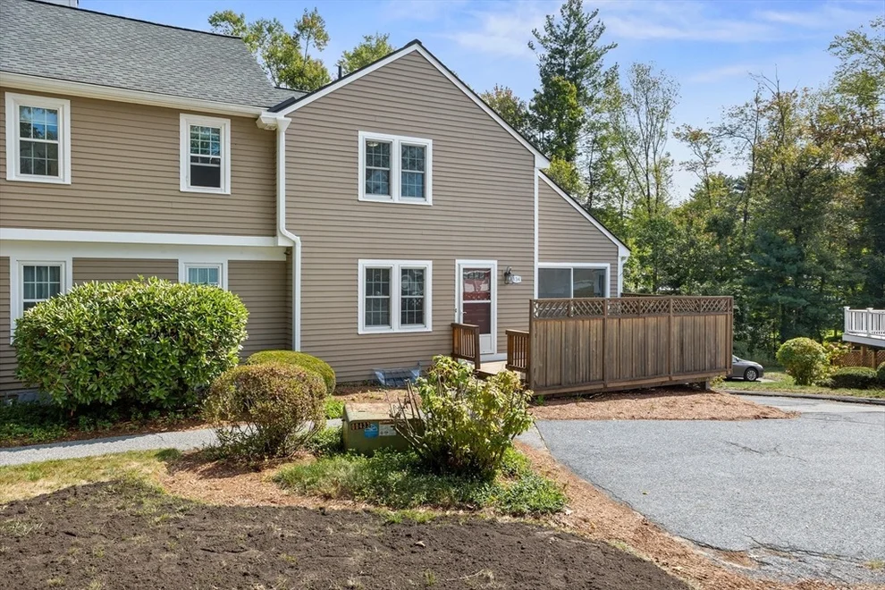 Unit for sale at 134 Russet Ln, Boxborough, MA 01719