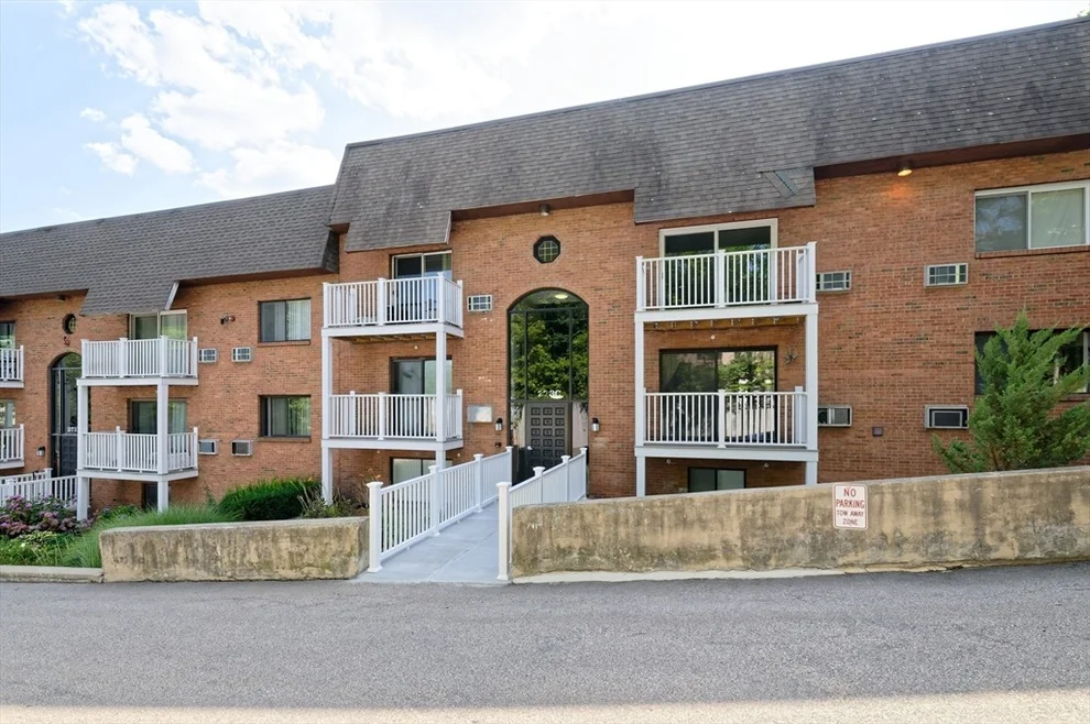 Unit for sale at 273C W Main Street, Marlborough, MA 01752