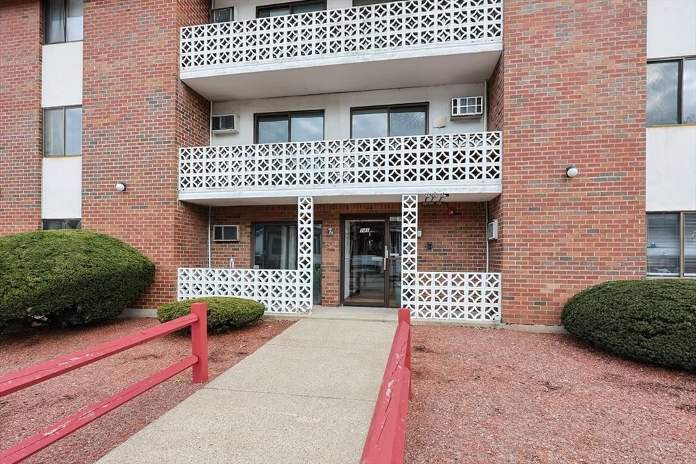Unit for sale at 141 Pierce, Malden, MA 02148