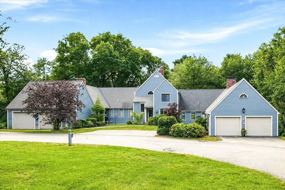 Unit for sale at 100 Pond St, Cohasset, MA 02025