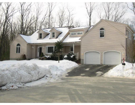 Unit for sale at 9 Rolling Green Lane, Chelmsford, MA 01824