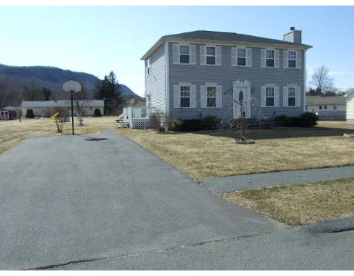 Unit for sale at 4 Duda Dr, Easthampton, MA 01027