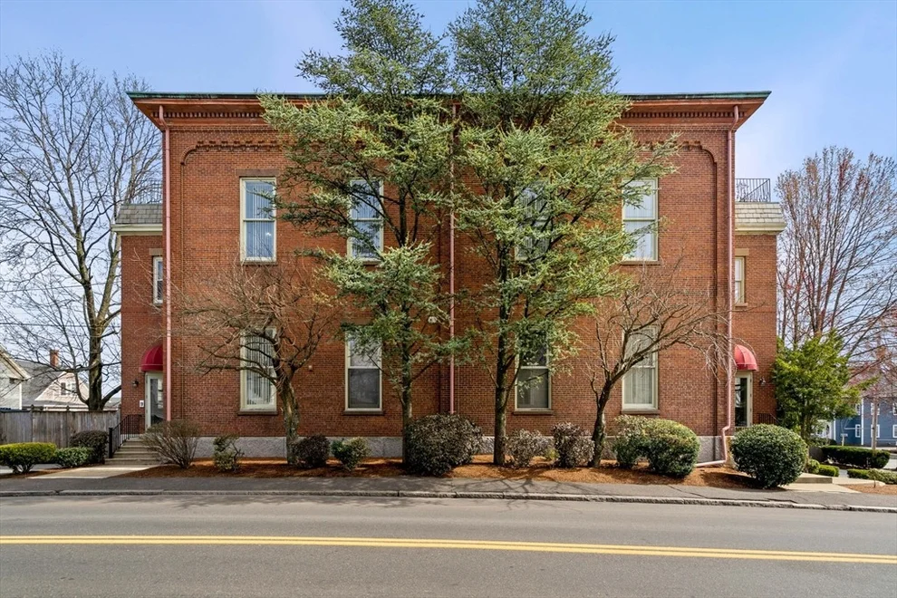Unit for sale at 5 School St, Salem, MA 01970