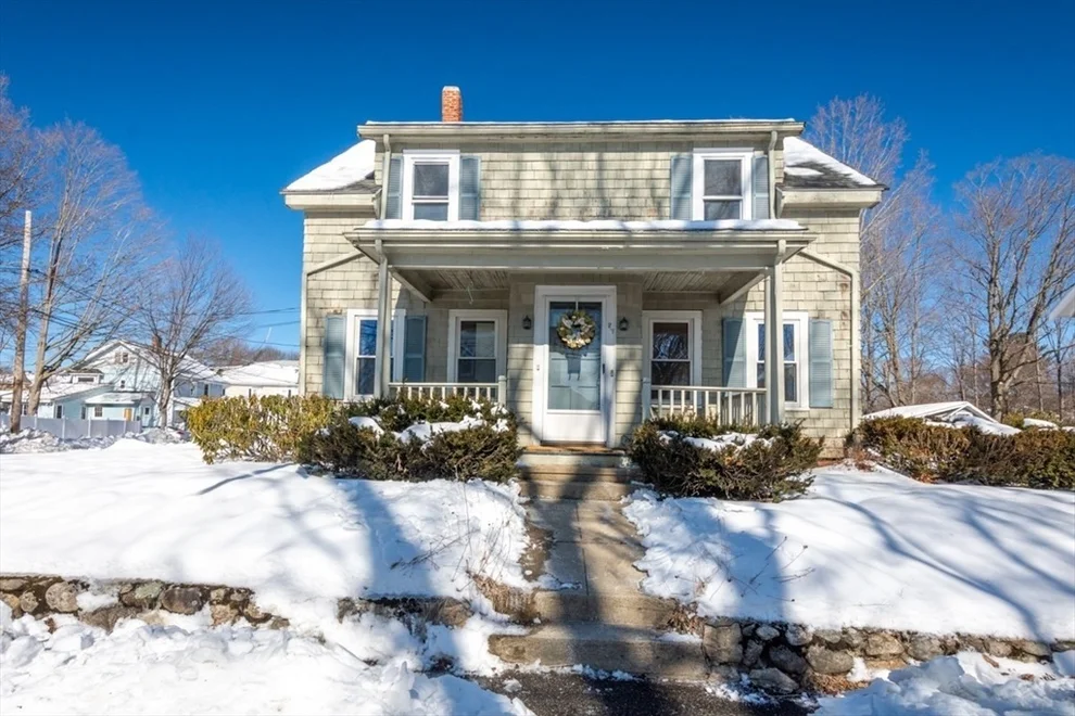 Unit for sale at 27 Mount Vernon St, Reading, MA 01867