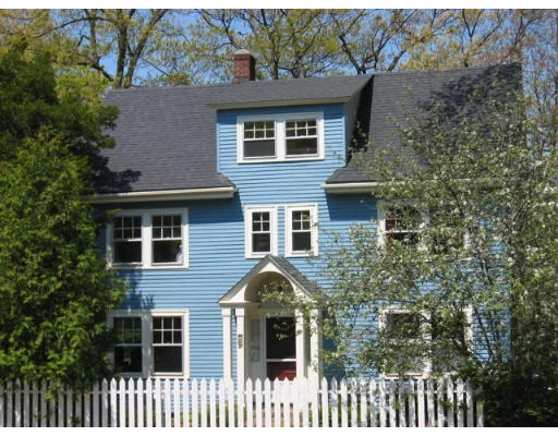 Unit for sale at 587 Chestnut Street, Newton, MA 02468
