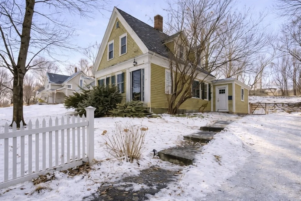 Unit for sale at 18 West St, Hingham, MA 02043