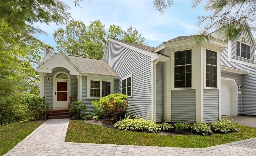 Unit for sale at 1 Treetop Court, Burlington, MA 01803