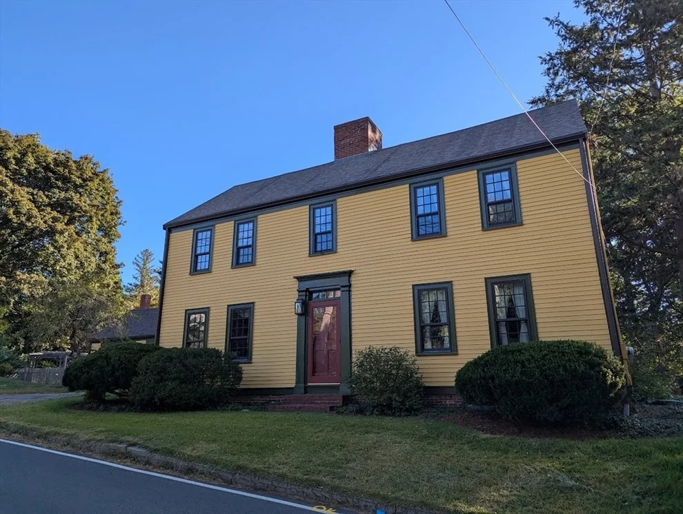 Unit for sale at 46 Locust St, Merrimac, MA 01860