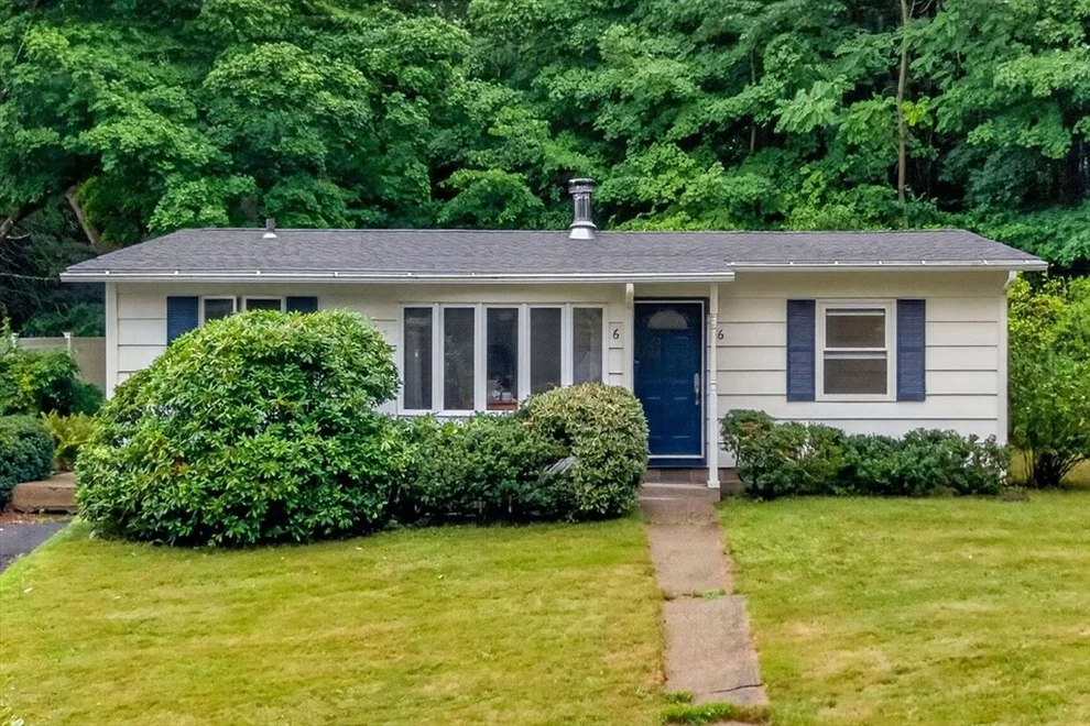 Unit for sale at 6 Fernbrook Rd, Northborough, MA 01532