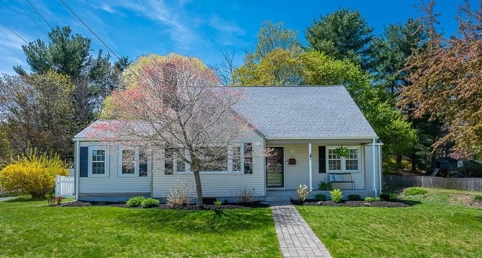 Unit for sale at 14 Knollwood Drive, Shrewsbury, MA 01545