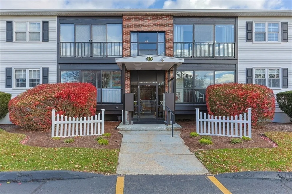 Unit for sale at 10 Candlewood Ln, Dennis, MA 02639