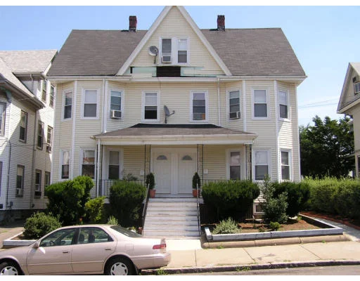 Unit for sale at 72 Chestnut St, Everett, MA 02149