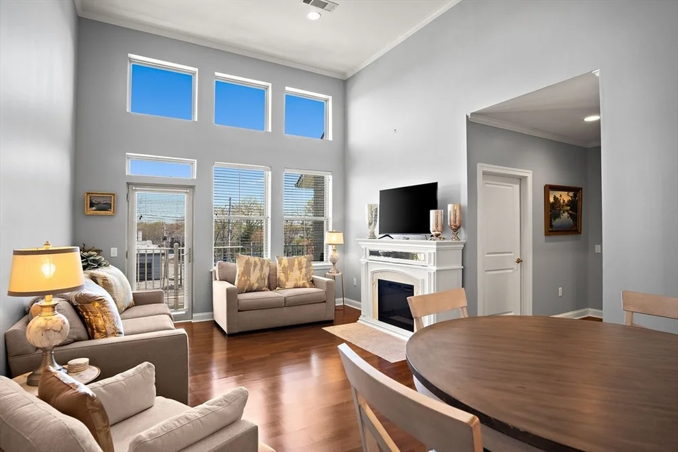 Unit for sale at 2 Harvest Dr, North Andover, MA 01845