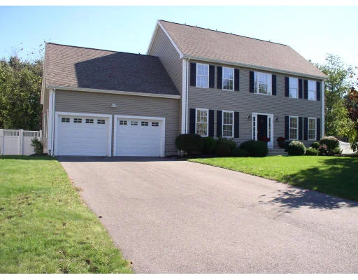 Unit for sale at 21 Anna Road, Franklin, MA 02038