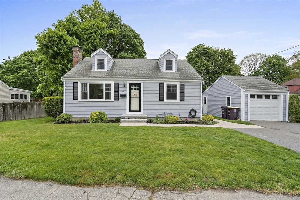 Unit for sale at 560 Pond St, Weymouth, MA 02190