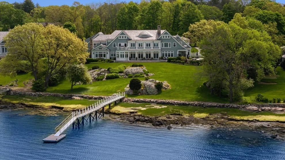 Unit for sale at 5 Bare Cove Ln, Hingham, MA 02043