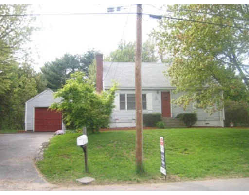 Unit for sale at 17 Stoneleigh Road, Holden, MA 01520