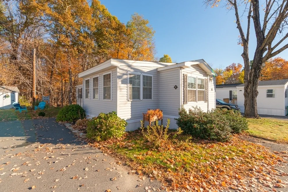 Unit for sale at 6 Mason St, Pepperell, MA 01463