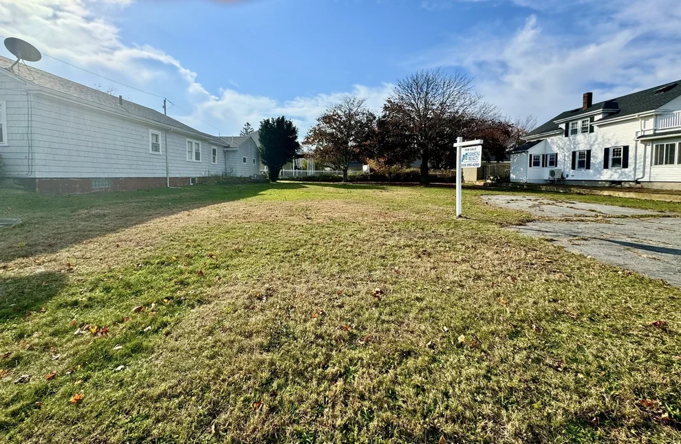 Unit for sale at 1233 E Rodney French Blvd, New Bedford, MA 02744