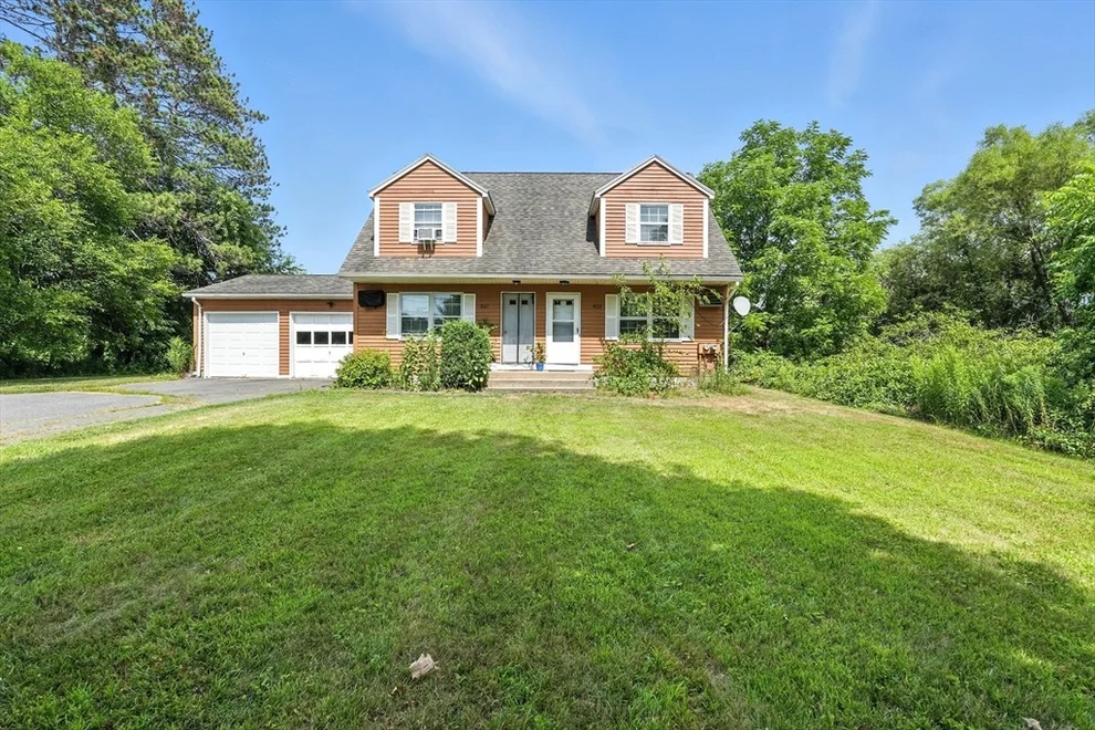 Unit for sale at 505-507 Sunderland Rd, Amherst, MA 01002