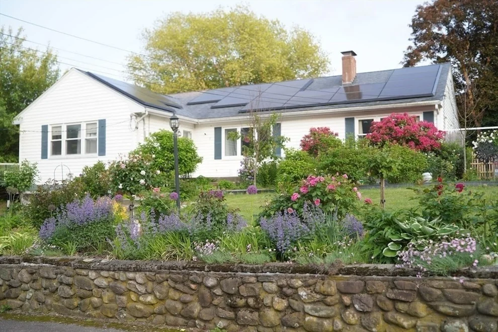 Unit for sale at 8 Margaret Rd, Sharon, MA 02067