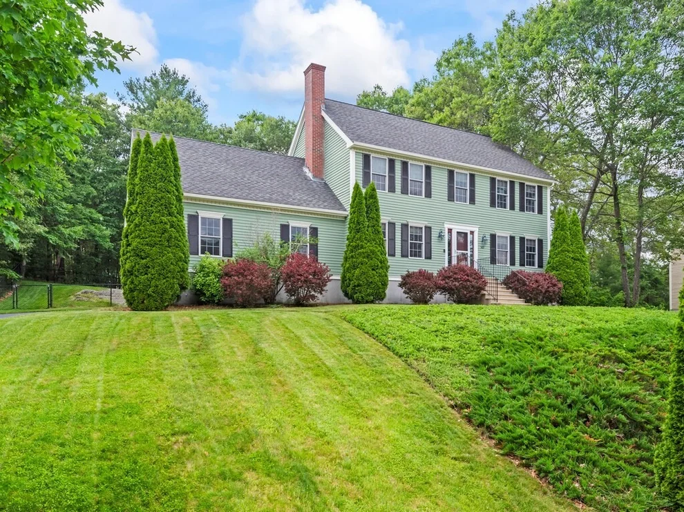 Unit for sale at 569 Marston Rd, Northbridge, MA 01534