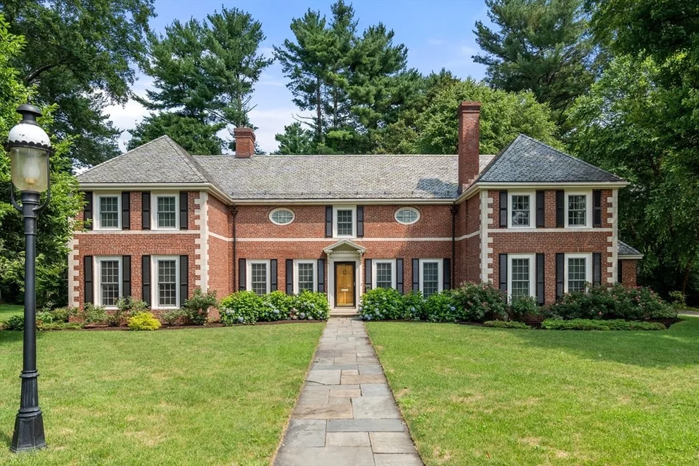 Unit for sale at 2 Kenilworth Road, Wellesley, MA 02482