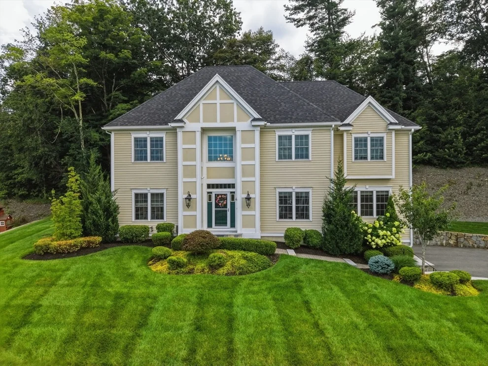 Unit for sale at 4 E Meadow Ln, Middleton, MA 01949