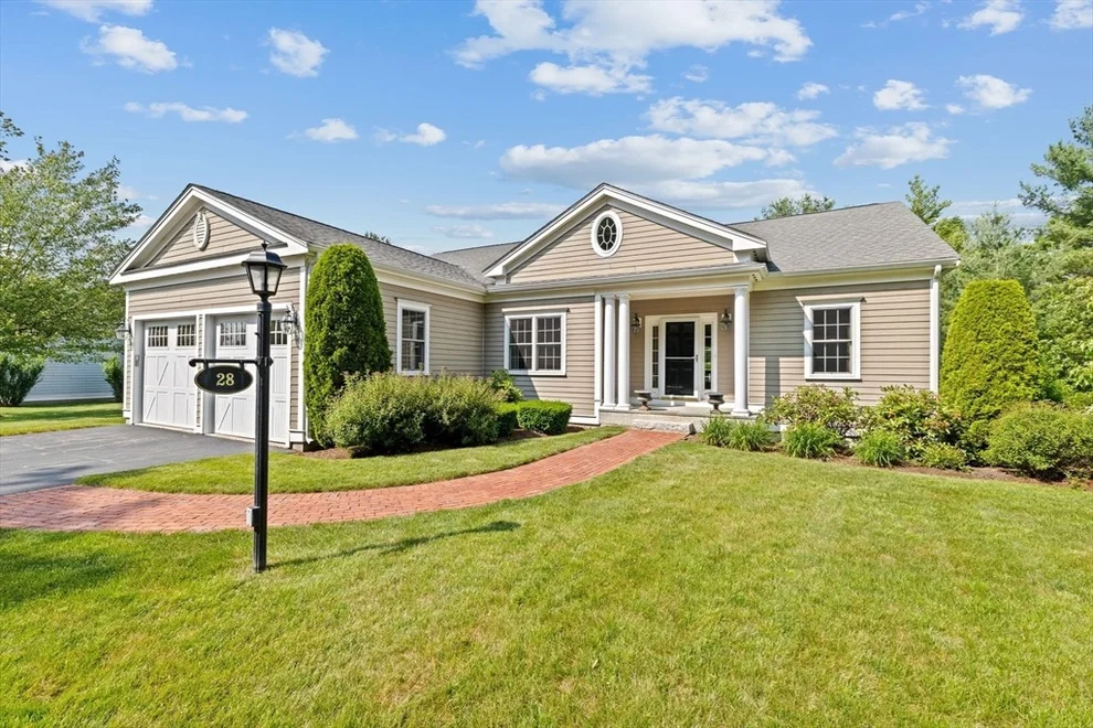 Unit for sale at 28 Ridgewood Crossing, Hingham, MA 02043