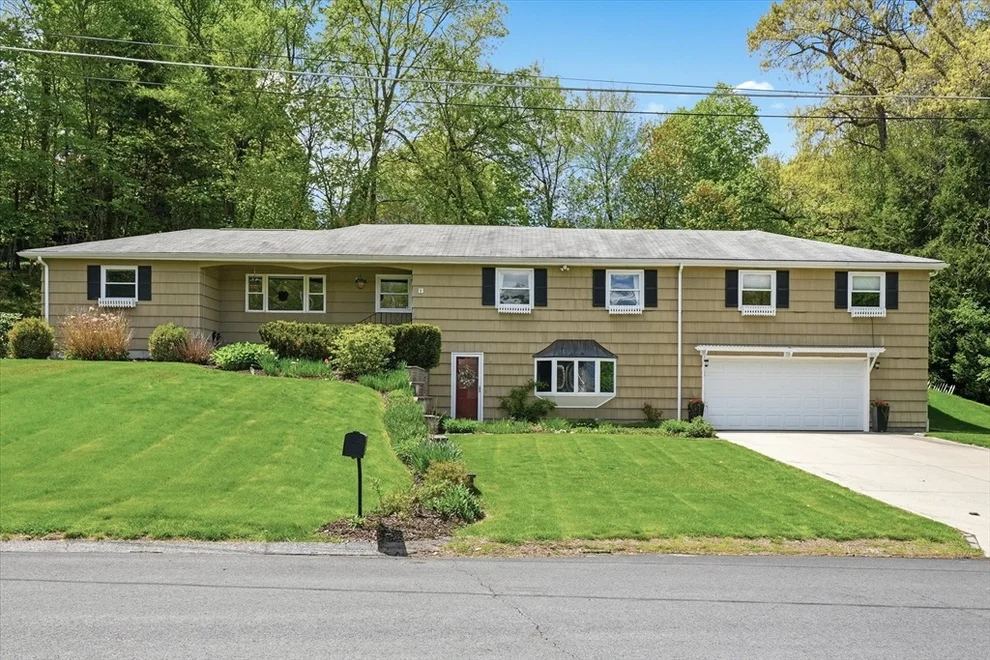 Unit for sale at 9 Brady Rd Ext, Westborough, MA 01581