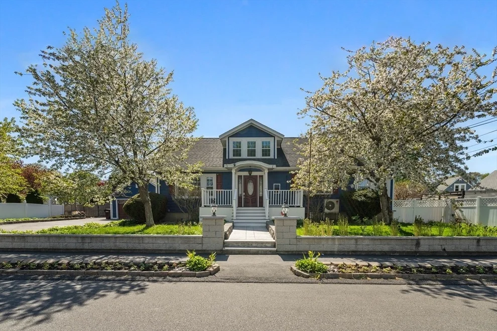 Unit for sale at 17 Beech St, Dedham, MA 02026