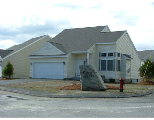 Unit for sale at 8 Royal Ave, Dracut, MA 01826