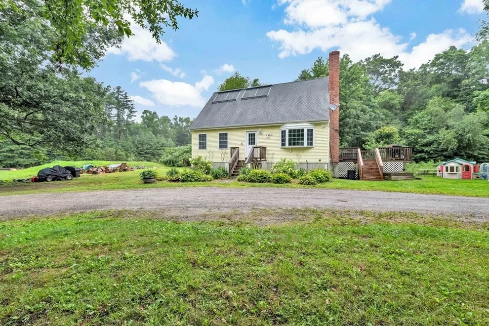 Unit for sale at 69R Anthony St, Berkley, MA 02779