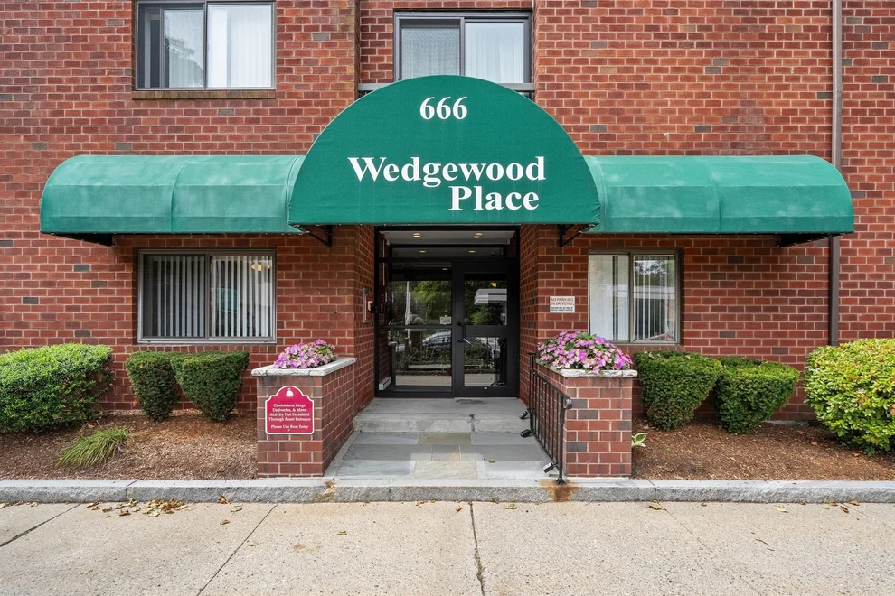 Unit for sale at 666 Main St, Winchester, MA 01890