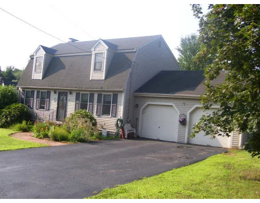 Unit for sale at 191 Jamestown Rd, Leominster, MA 01453