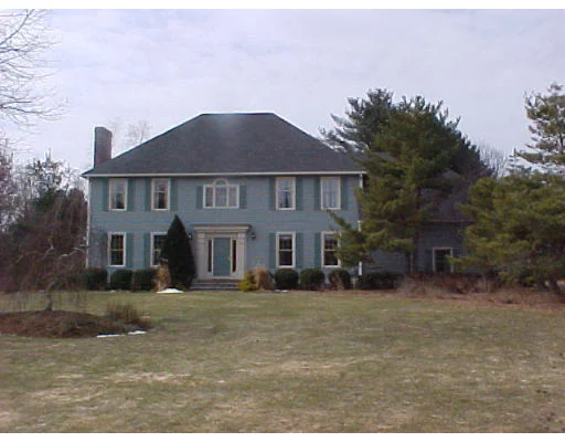 Unit for sale at 11 Petersen Circle, Sudbury, MA 01776