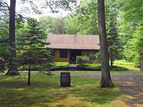 Unit for sale at 103 Petticoat Hill Road, Williamsburg, MA 01096