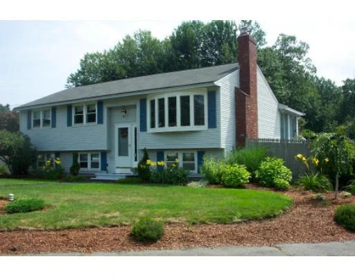Unit for sale at 18 Donna Rd, Billerica, MA 01862