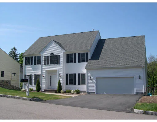 Unit for sale at 4 Chapman Knl, Canton, MA 02021