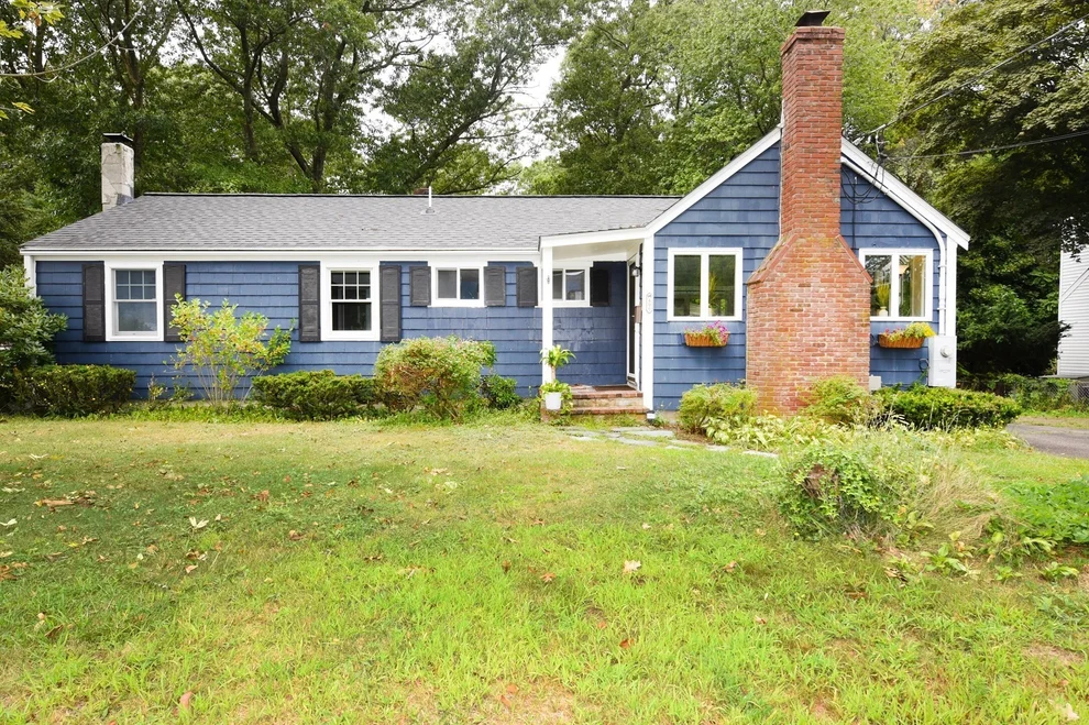 Unit for sale at 495 Thicket St, Weymouth, MA 02190