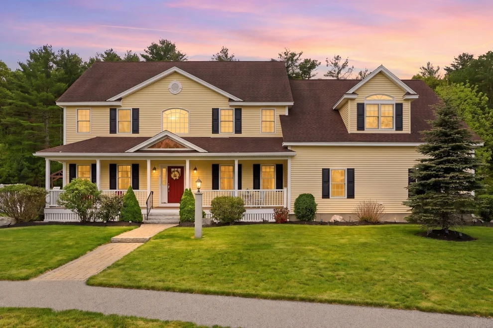Unit for sale at 9 Boxwood Rd, Westford, MA 01886