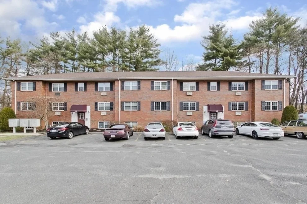 Unit for sale at 10 Maple Crest Cir, Holyoke, MA 01040